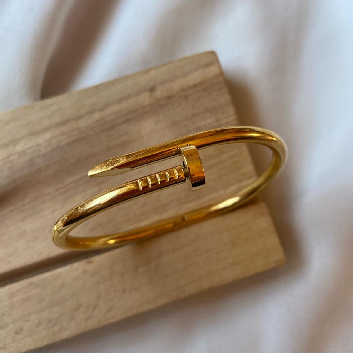 Pulsera Clavo Eterno®| Tipo Cartier + BAÑO EN ORO + Caja de regalo ✨💗